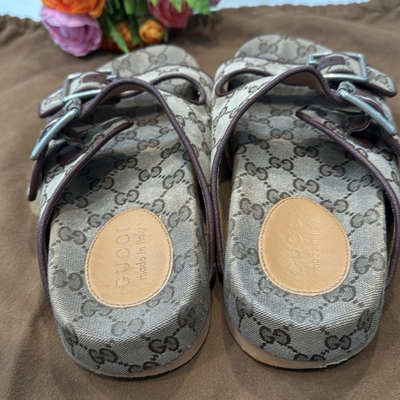 Authentic Gucci Beige Monogram MENS Buckle Slides - Picture 6 of 11